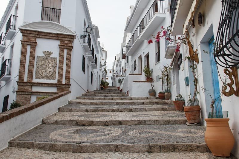 Frigiliana es uno de los 3 Pueblos Más Bonitos de Málaga que no debes dejar de visitar