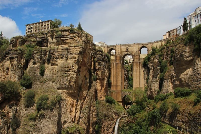 Ronda no solo es uno de los pueblos más bonitos de Málaga, sino también uno de los más emblemáticos de toda España.